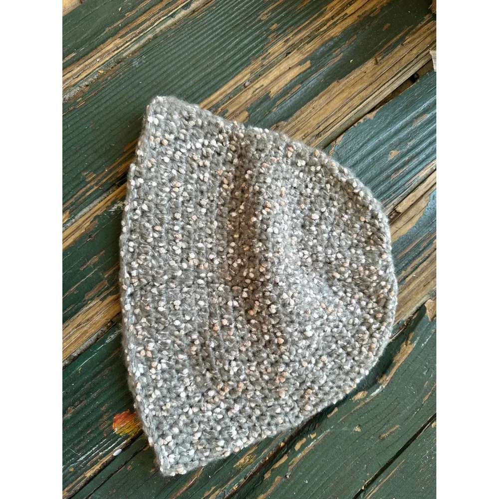 Misslook Gray Knit Beanie Hat Red Crochet Flower Accent 1032342#